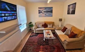 2 Bedroom Flat Close To Centre